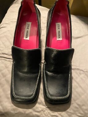 Steve Madden Black Leather Slip-On Loafers with Pink Insoles
